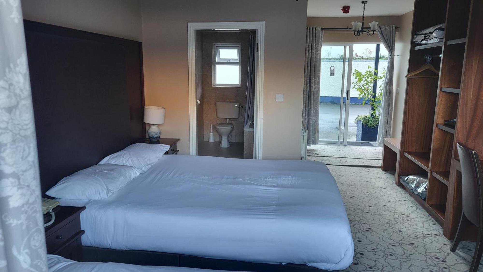 Leenane Hotel リーノーン エクステリア 写真