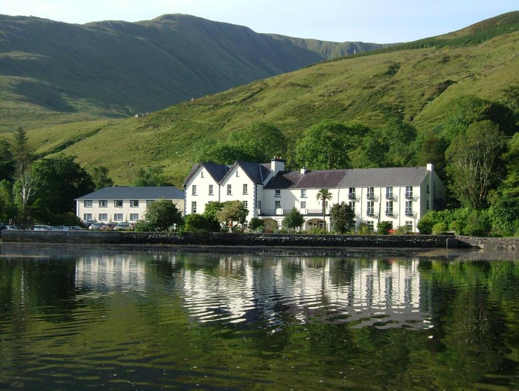 Leenane Hotel リーノーン エクステリア 写真