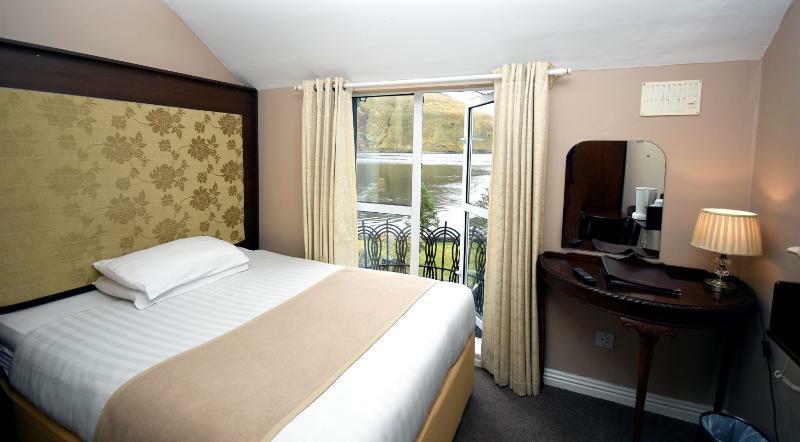 Leenane Hotel リーノーン エクステリア 写真